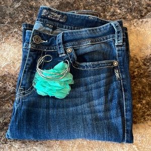 EUC Silver Suki Jeans. W33, L30.